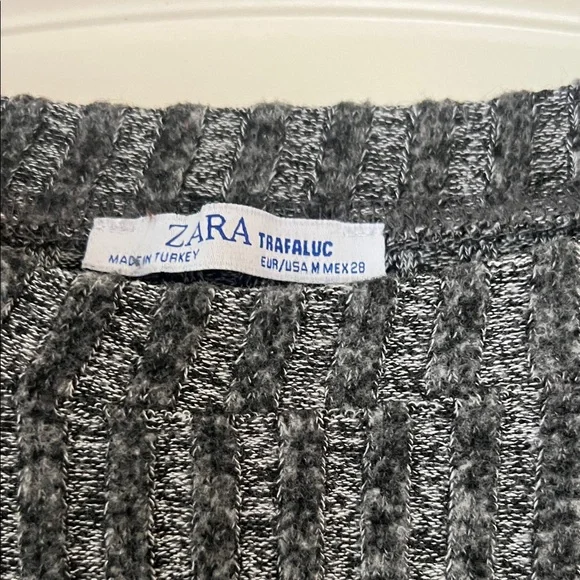 Zara | (M) Cozy Gray Ribbed Sweater - Picture 2 of 7